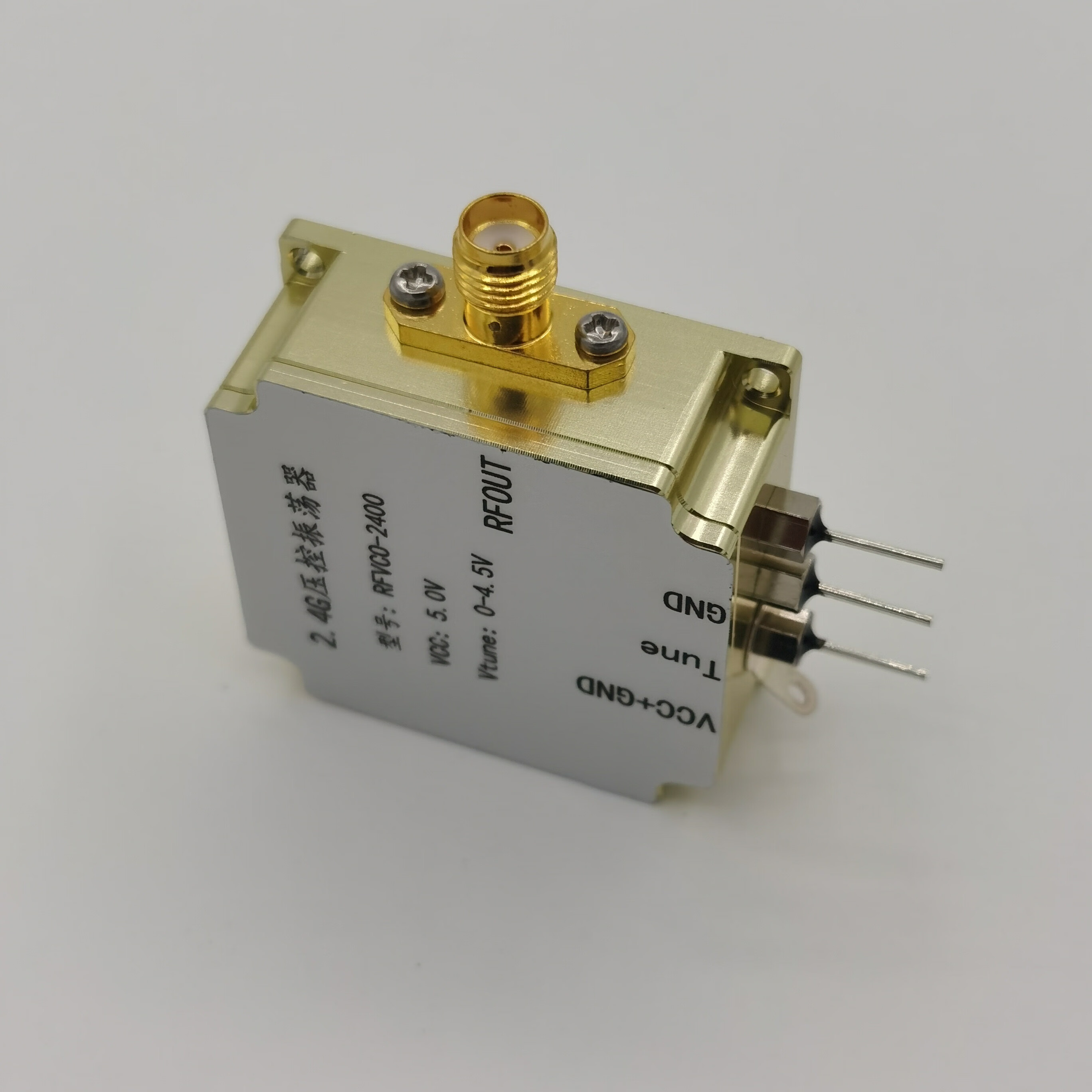 压控振荡器（VCO）在2.4G射频微波模块中的应用 扫频信号源与压控信号源的关键角色